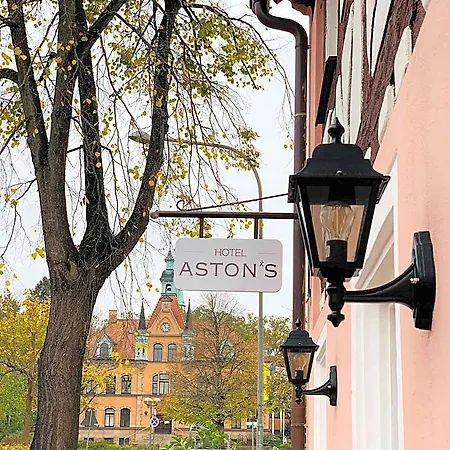Aston's Hotel